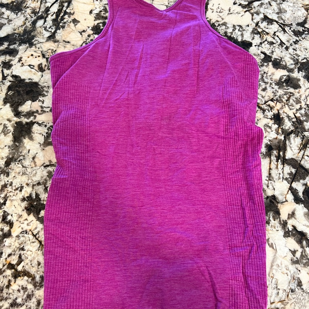 Lululemon tank